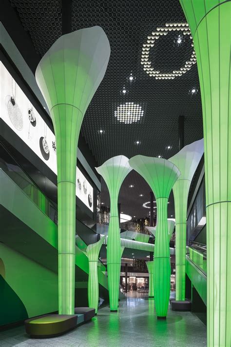 i was rereading some of the (CORRECT) version of bramblestars storm and ... 