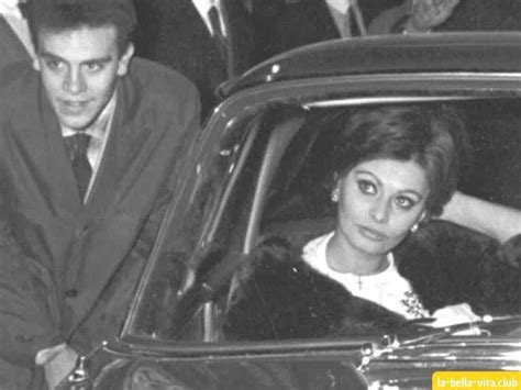 SOPHIA LOREN: Wie das Mädchen aus Neapel die Welt erobert