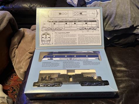 Proto 2000 Series E8 E9 Locomotive Chesapeake And Ohio RR 4016