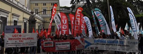 La Patronal De Las Antiguas Cajas Y Los Sindicatos Pactan Una Subida