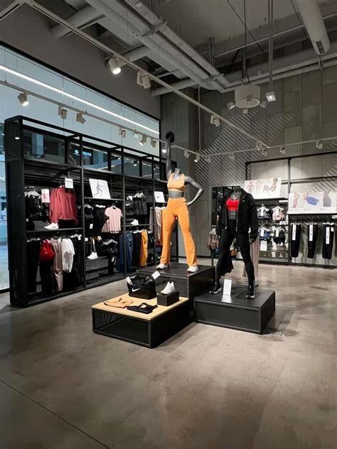 nike creteil clothing store design store design retail store
