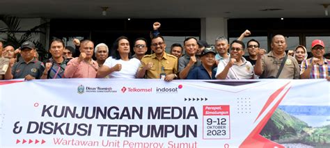 Kadiskominfo Lepas Wartawan Unit Pemprov Sumut Kunjungan Media Ke Danau