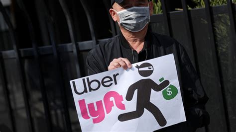 Lyft Uber To Leave Minneapolis After City Council Oks Minimum Wage Hike