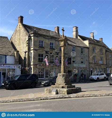 Residents are debating stow development plans at the town hall 15