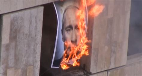 Pussy Riot lanzan un vídeo en el que agradecen el apoyo recibido y