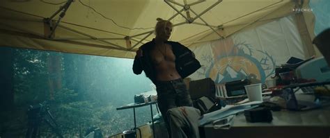 Nude Video Celebs Linda Lapinsh Nude Igra Na Vyzhivanie S E