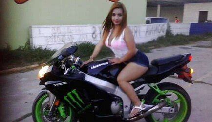 Phat Ass White Girl Latina Ghetto Caboose Dressed ZB Porn