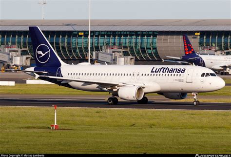 D AIZI Lufthansa Airbus A320 214 Photo By Matteo Lamberts ID 959761