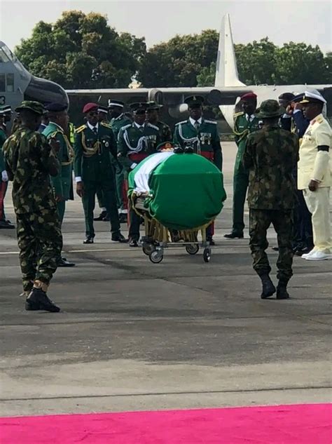 Body Of Late Nigerias Chief Of Army Staff Taoreed Lagbaja Arrives In