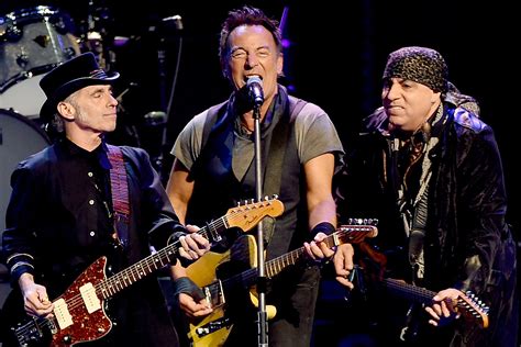 The Six-Year Wait for Bruce Springsteen’s E Street Band Reunion | DRGNews