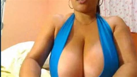 Hot Girl Shows Us Her Big Tits On WebCam Bubble Butt Tnaflix