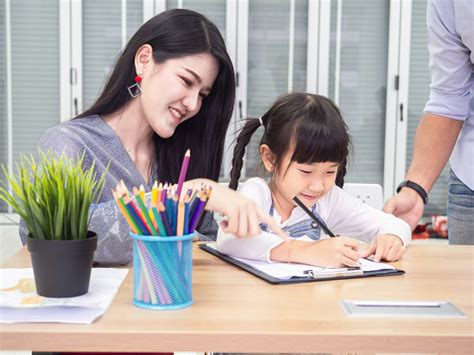 happy family   activities  children  drawing family