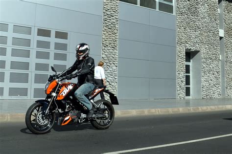 Prueba KTM Duke Naked Con Estilo Propio Canariasenmoto