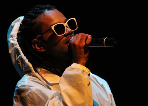 Peça de teatro mostra vida de jovem negro e gay na periferia de São Paulo Blog O que fazer em