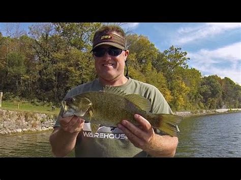 SMALLMOUTH BASS FISHING UPPER POTOMAC RIVER FLUKE SHAKY HEAD DROP