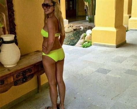 Naija Hottest Gist And Gossip Loads Of Fun Amanda Bynes Flaunts Her Sexy Booty Pics