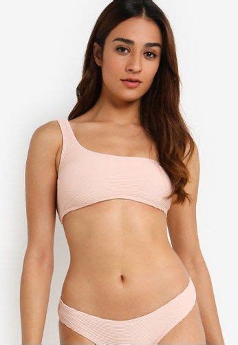 Billabong Nude Blush Toga Bikini Top Women S Fashion Swimwear Bikinis Swimsuits On Carousell