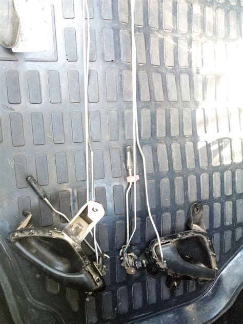 Замки задних дверей нового образца — Lada Гранта, 1,6 л, 2012 года ...