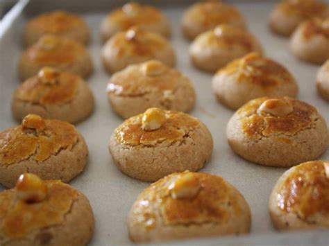 Kuih Kapit Dan Biskut Kacang Rangup Sedap Snek Mesti Ada Di Raya Cina