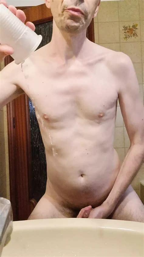 Vidéos porno gratuites Gay qui pisse xHamster