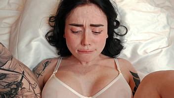 Mostrándole a mi sexy compañera de cuarto la nueva tecnología XVIDEOS