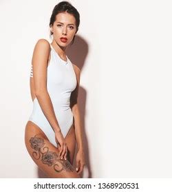 Portrait Beautiful Sexy Smiling Brunette Woman Stock Photo 1368920531 Shutterstock