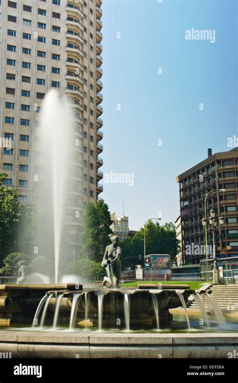 Statue Madrid Fountain Hi Res Stock Photography And Images Alamy