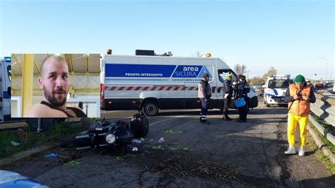 Incidente Bologna Mattia Galletti Morto In Moto Aveva Anni