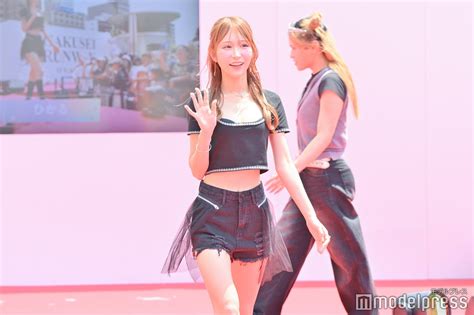 画像77 美女社長youtuber浦西ひかる、美ウエスト＆美脚のぞくミニ丈コーデ【gakusei Runway 2024 Spring