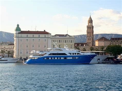 Yacht Charter - motor yacht 2018 Split :: Yacht Charter Croatia
