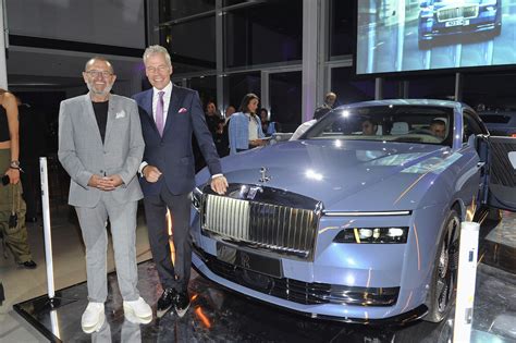 Elektrisierende Rolls-Royce-Premiere in München: Der neue Rolls-Royce ...