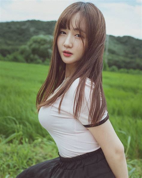 Hot Girl Thi Tr T Ng I M U Chuy N Sang L M Streamer Body C C Ph M Khi N Netizen Ng N Ng