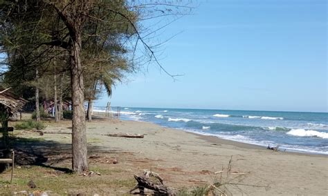 pantai terindah  aceh  wajib  kunjungi harto trans