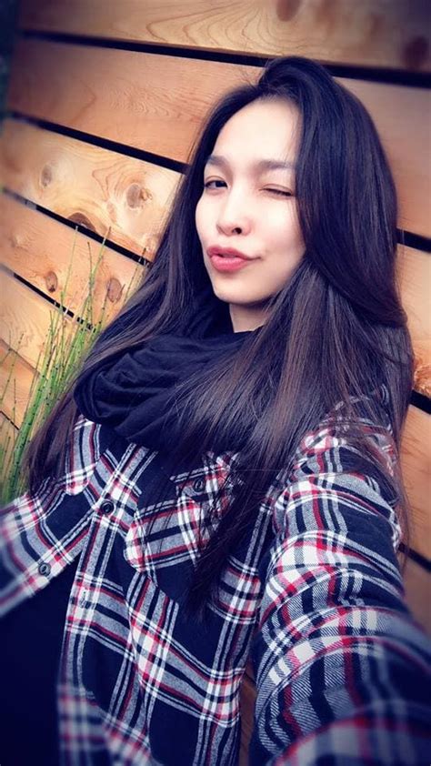 Hiền Thục gây sốc khi khoe ảnh bán nude ở ngưỡng U40 dân tình lại xuýt xoa điều này thay vì