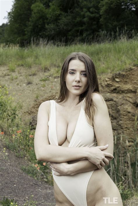 Sybil A Naked Hottie Outdoors