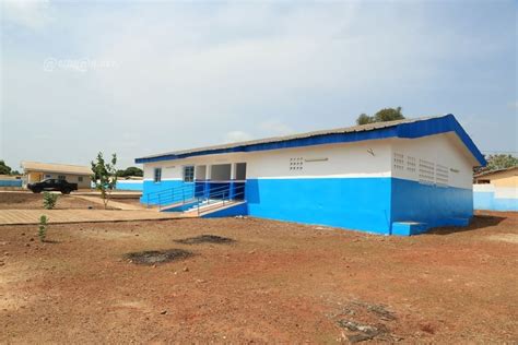 Santé cérémonie de remise officielle des clés de la maternité du