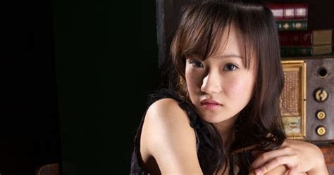 Sexiest SuperModel Yuuki Kana Beautiful Gravure Idol Babe Dressed In Black Lace Lingerie