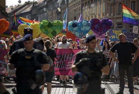 Foto Podr Avate Li Gay Pride Pogledajte Slike Iz Zagreba Crna Hronika