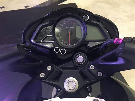 Xe naked bike Bajaj Pulsar 200NS 2017 ra mắt giá từ 32 4 triệu Đồng