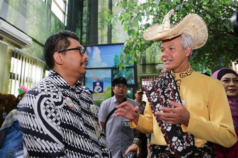 Pakai Tii Langga Ganjar Resmikan Mal Pelayanan Publik Ketiga Di