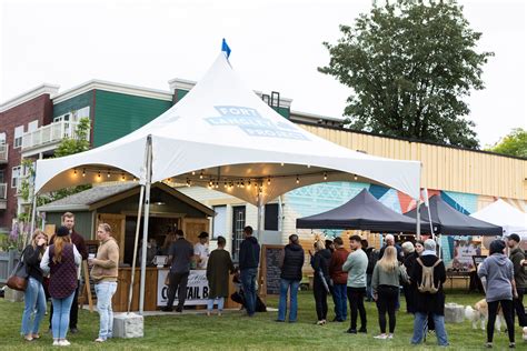 Finding the best seating and food at langley event center 16