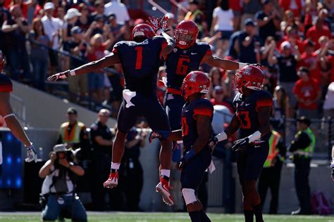 Washington State Vs Arizona Cayleb Jones Jeff Worthy And Nate Phillips Are The Wildcats