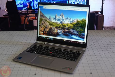 Lenovo Thinkpad X Titanium Yoga Review Ubergizmo