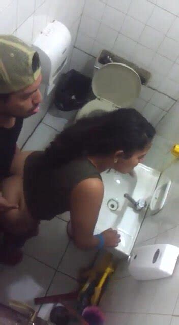 Amateur Couple Caught In The Act Having Sex In A Bar Bathroom Cnn Amador
