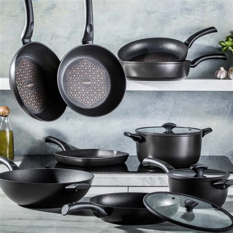 Mastering Your Cooking Game with Induction Ovens: A Complete Guide – Mooch