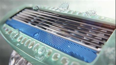 Schick hydro silk tv spot, 'surprising hydration'