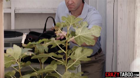 Big Tits MILF Bella Rolland Goes Wild On Big Cock AC Repairman Ken Feels