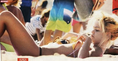 Naked Aurea Added 06 28 2020 By Cangalheiro