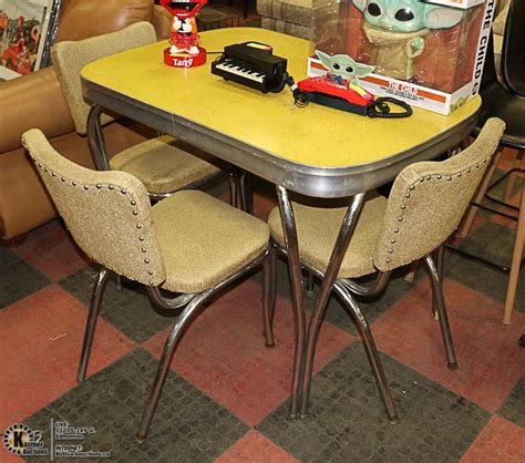 Chrome 1950s Kitchen Table And 4 Chairs