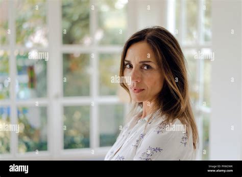 Beautiful Mature Brunette Hi Res Stock Photography And Images Alamy